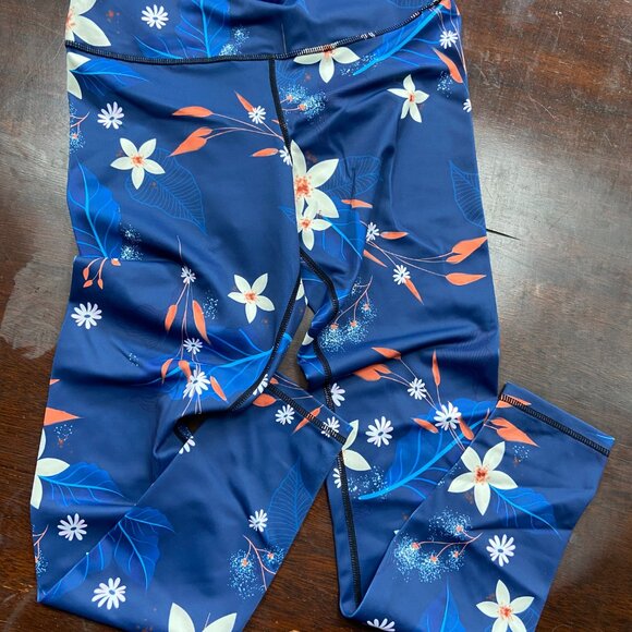 2 Pair! CompressionZ leggings Size L - Pink and Navy - Picture 4 of 5